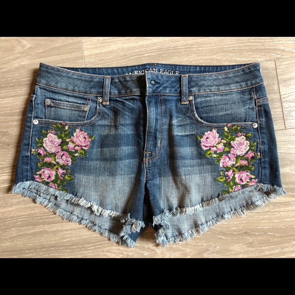 American Eagle Jean shorts,  embroidered flower 12